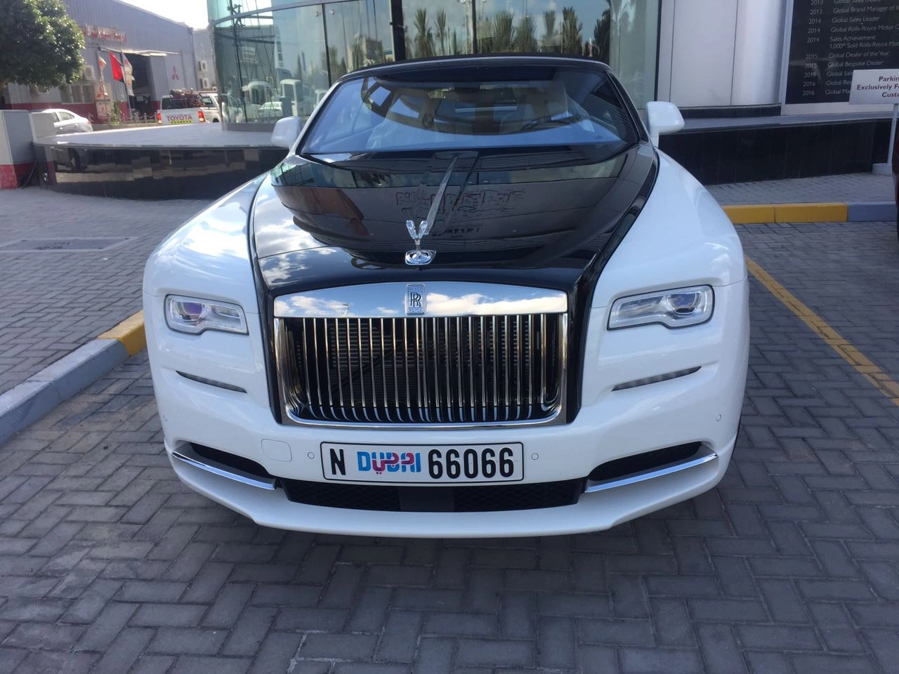 Rolls Royce Dawn WHITE 2021 rental dubai
