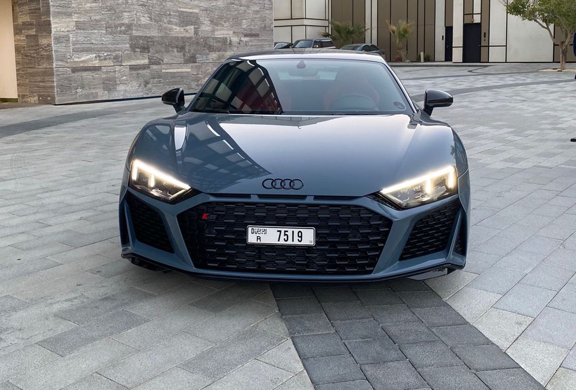 Audi R8  2021 rental dubai