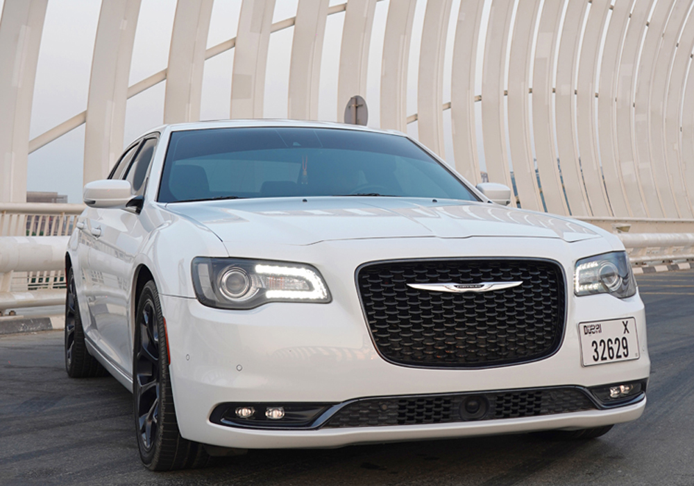 CHRYSLER 300C WHITE 2020 rental dubai