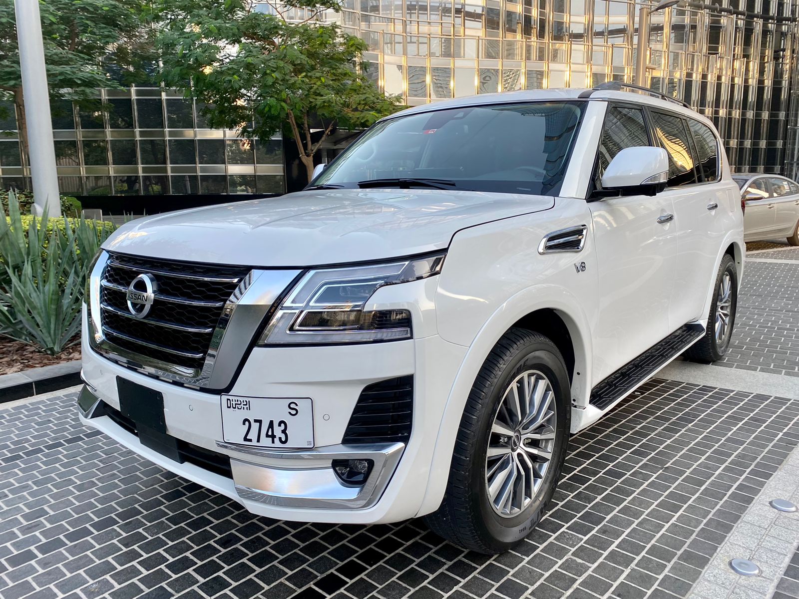 hire NISSAN Patrol PLATINUM in dubai