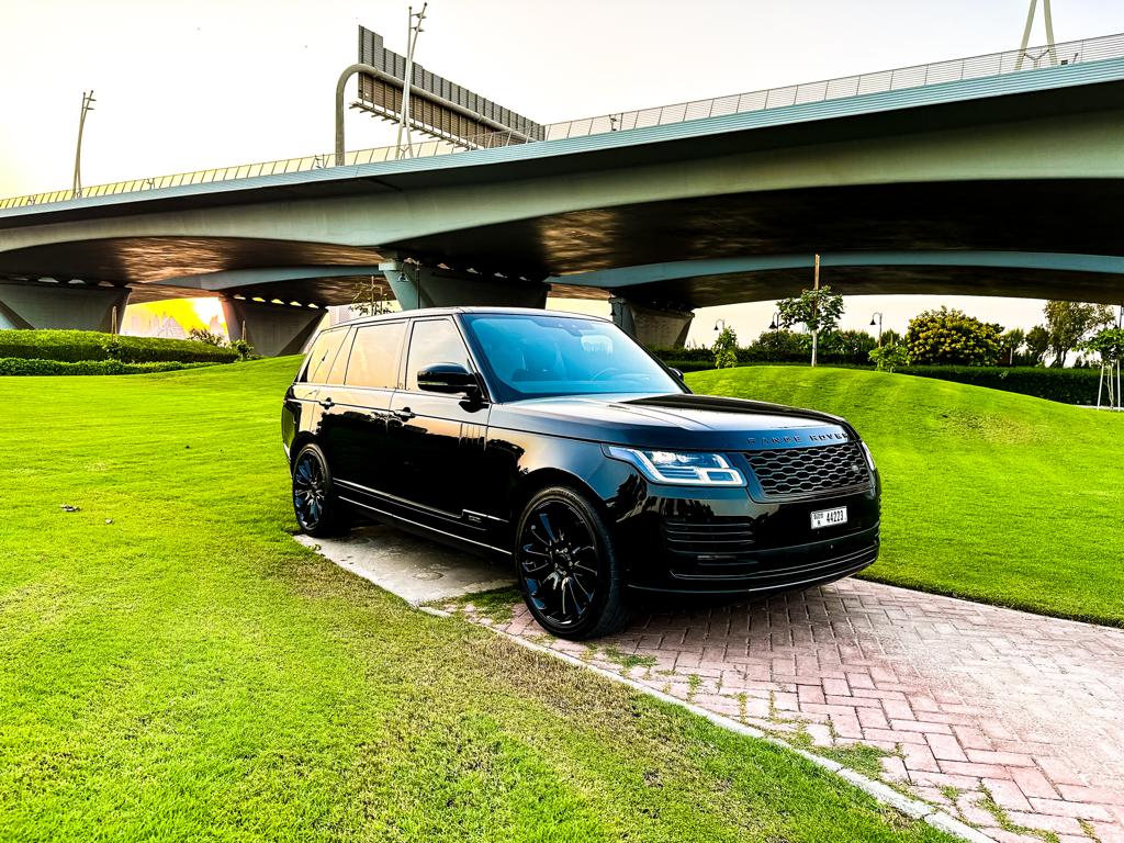 Range Rover Vogue Supercharge BLACK 2021 rental dubai