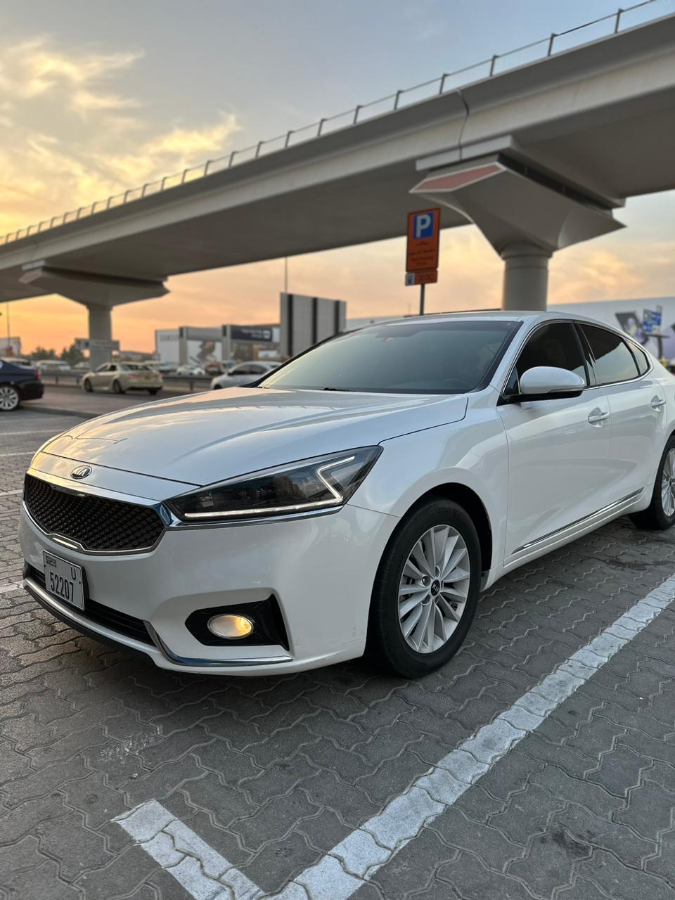kia kadenza WHITE 2020 rental dubai