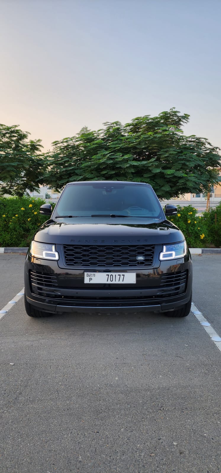 Range Rover Vogue BLACK 2021 rental dubai