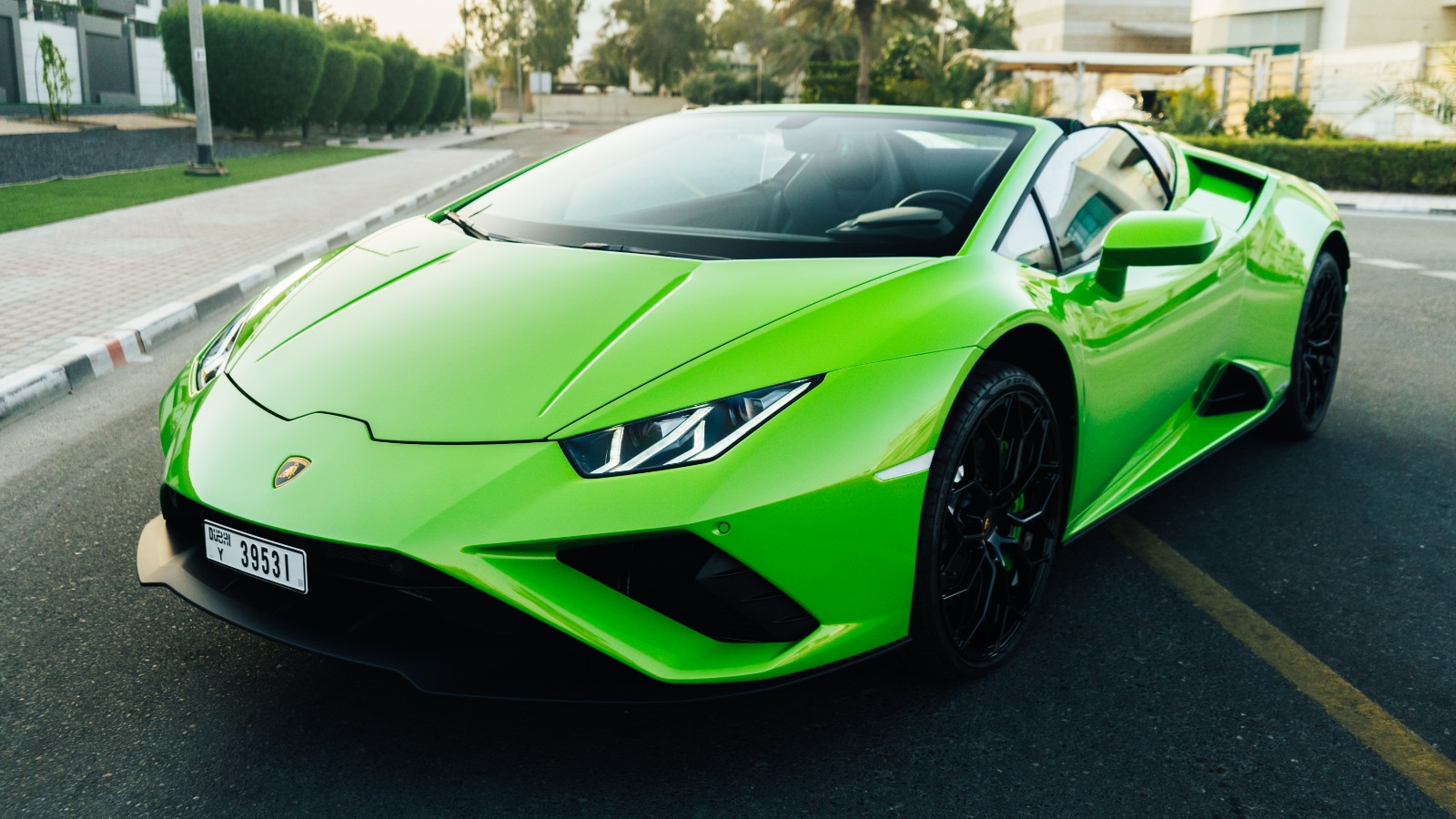 Lamborghini Huracan EVO Spider  GREEN 2023 rental dubai