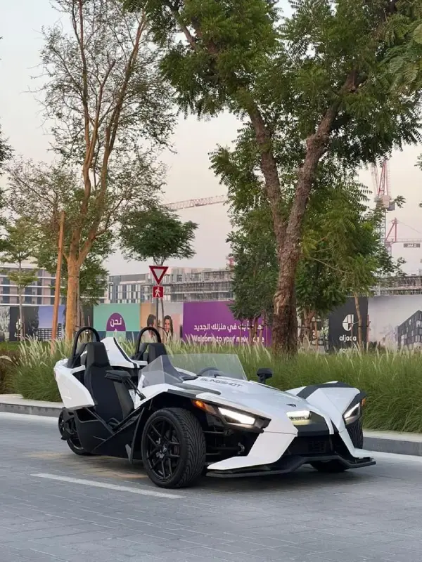 Polaris slingshot .S WHITE 2022 rental dubai