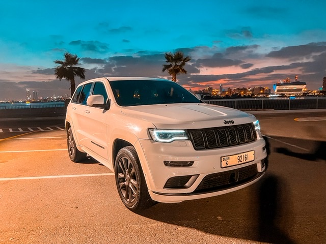 Jeep Grand Cherokee  WHITE 2019 rental dubai
