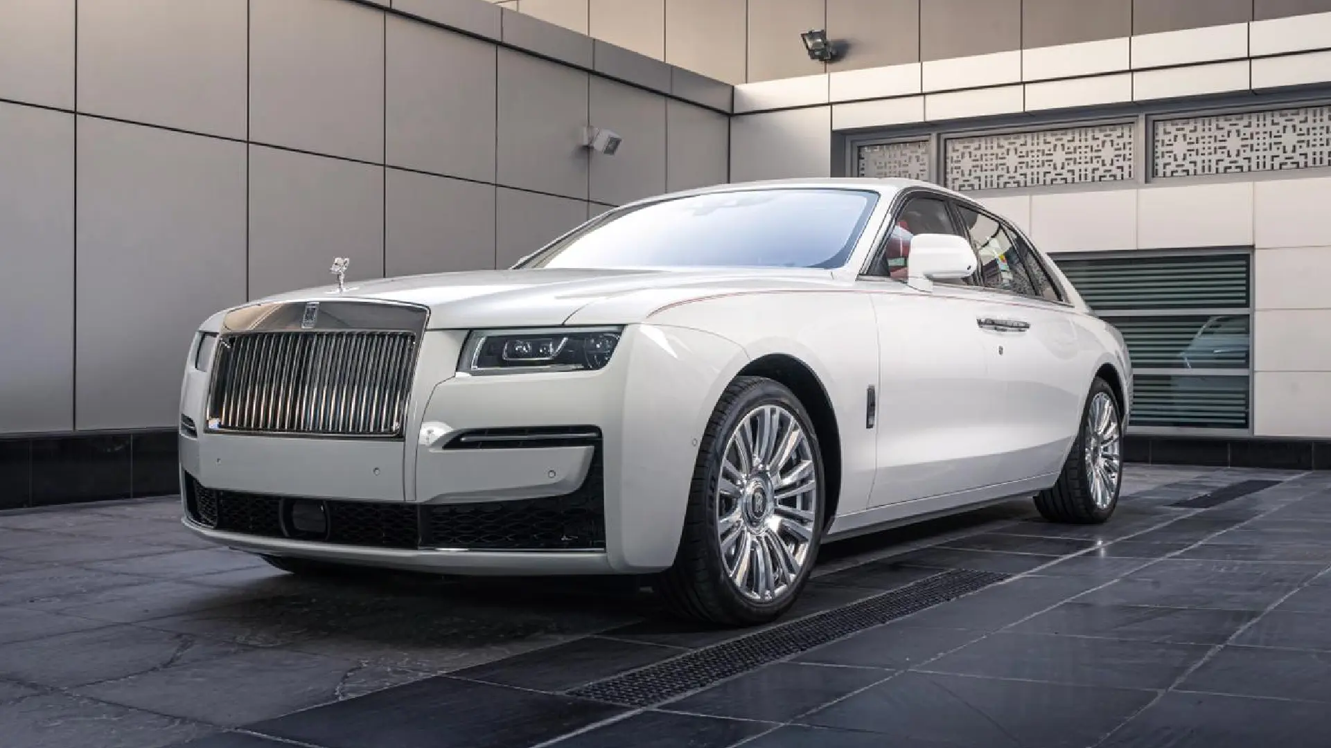 Rolls-Royce Ghost LTD TOP WHITE 2021 rental dubai