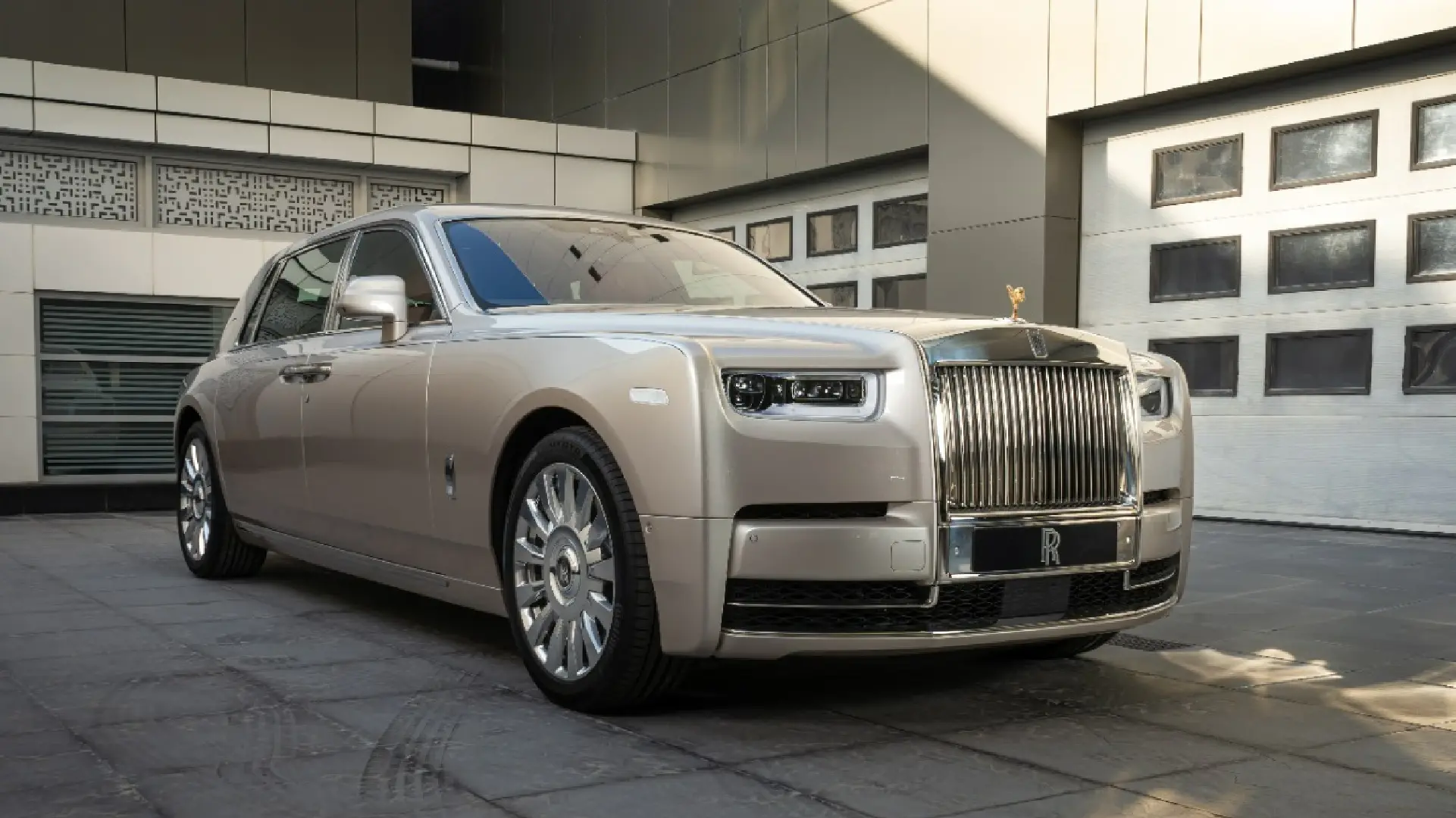 Rolls-Royce Phantom GOLDEN 2022 rental dubai