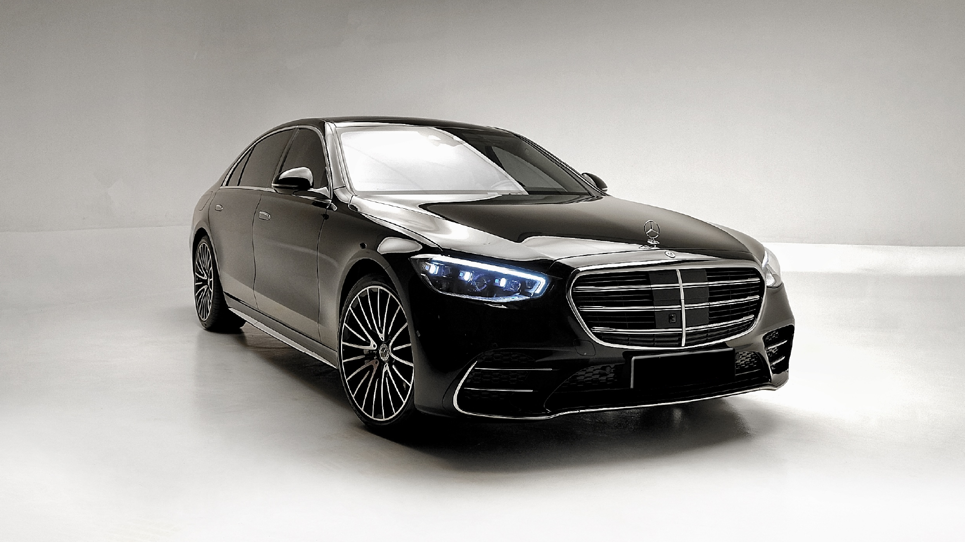 Mercedes-Benz S500  2024 rental dubai