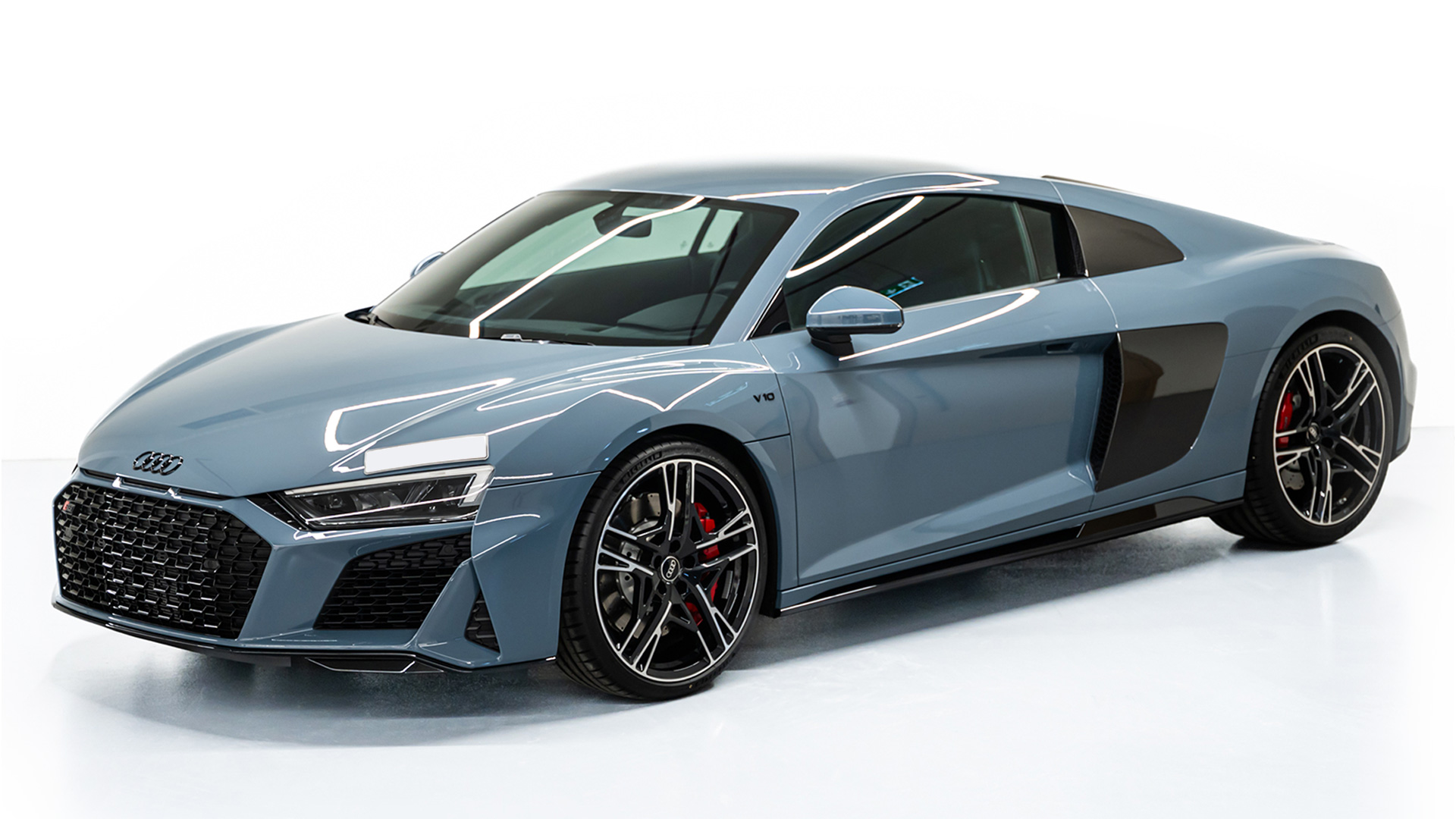 hire Audi R8 Coupe V10 in dubai