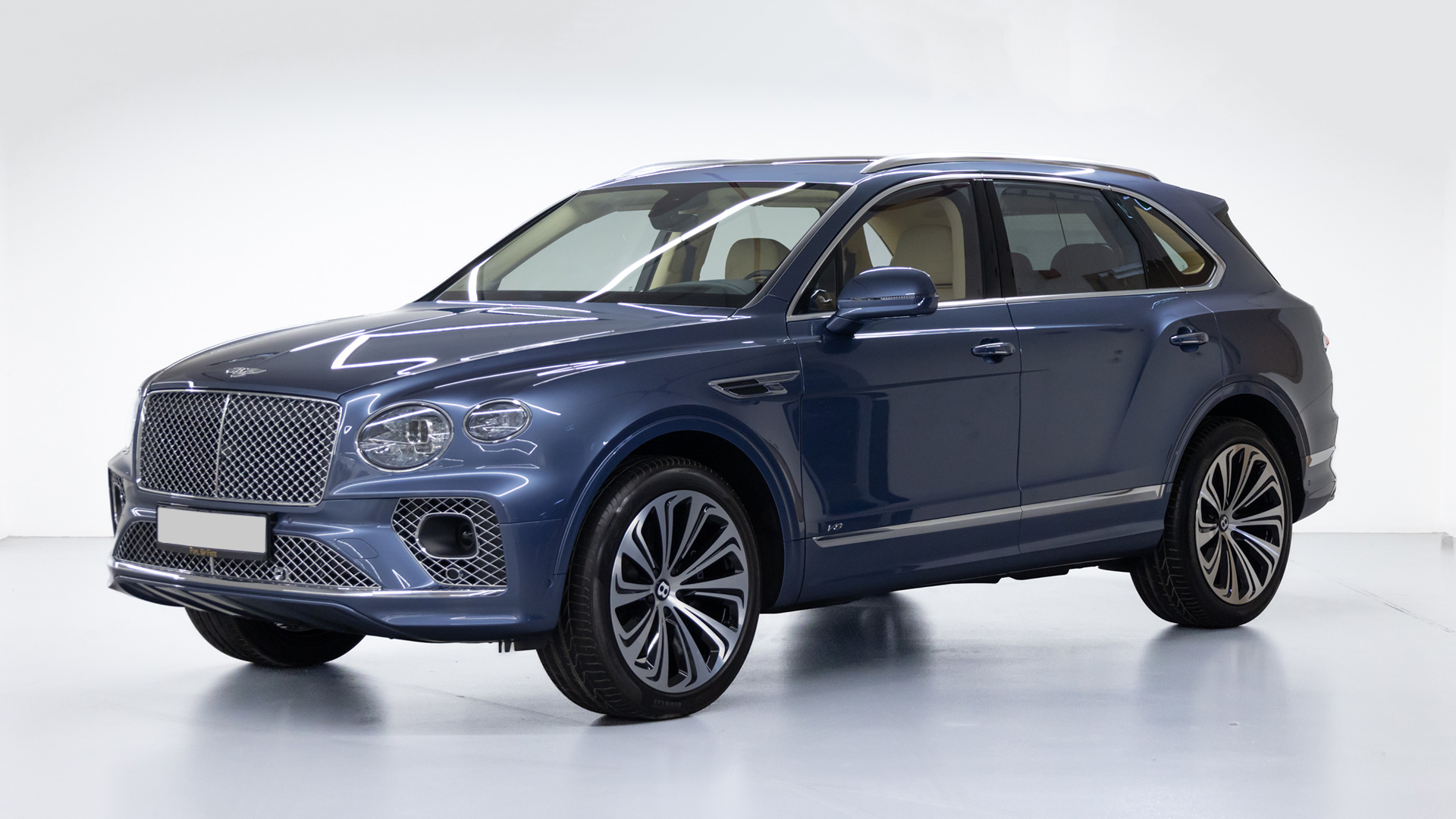 hire Bentley Bentayga Black Edition V8 in dubai