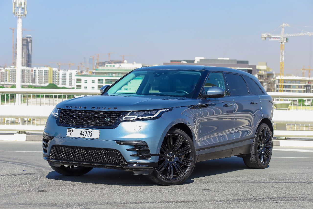 hire Rover Range Rover Velar blue in dubai
