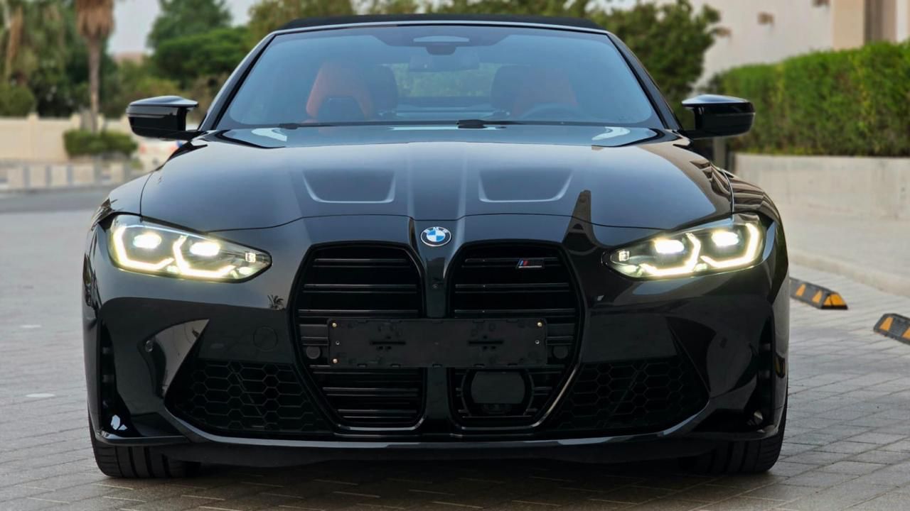 hire BMW M4 Competition in dubai