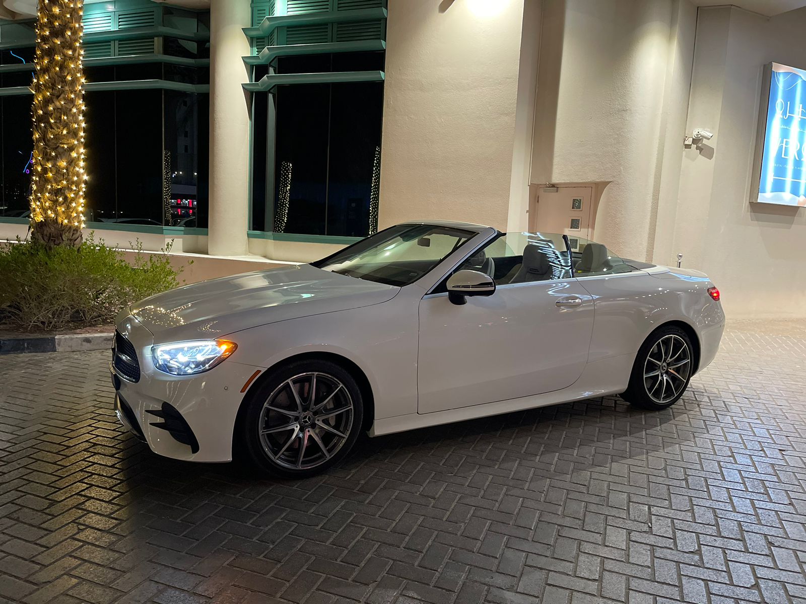 hire Mercedes E450 Convertible White in dubai