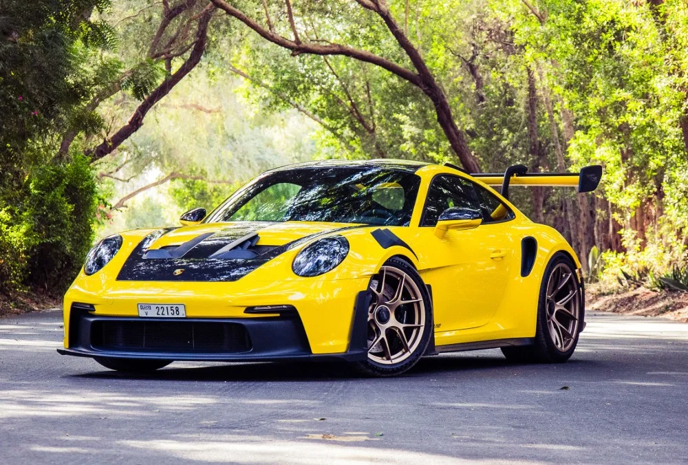 hire Porsche 911 GT3 RS Yellow in dubai