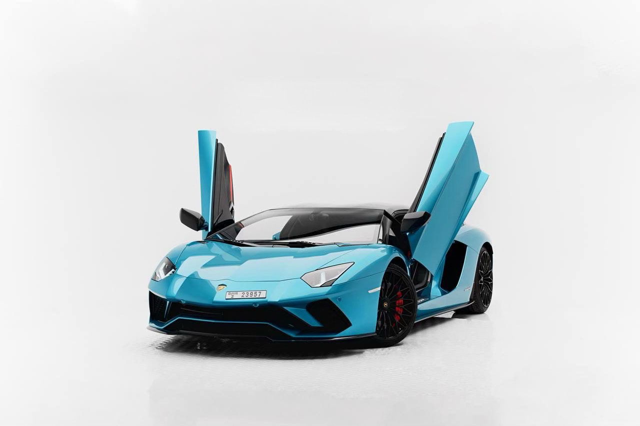 hire Lamborghini Aventador S Roadster Blue in dubai