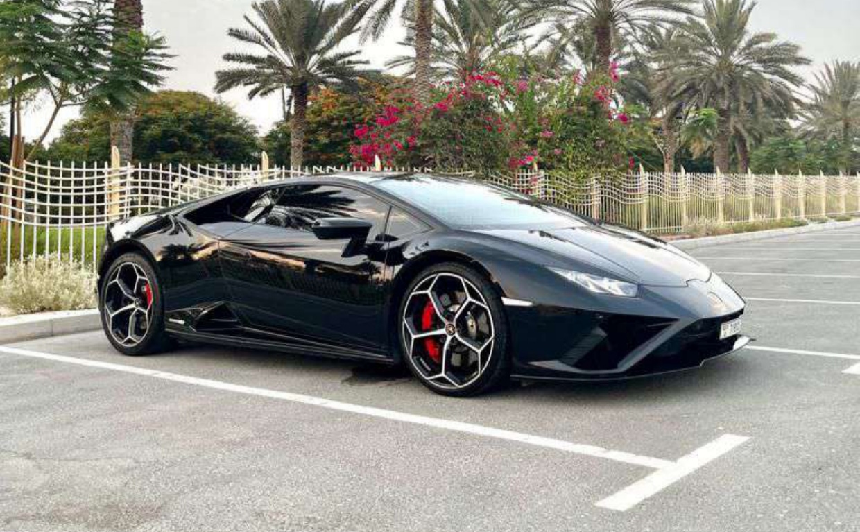 hire Lamborghini Evo coupe black free delivery  in dubai