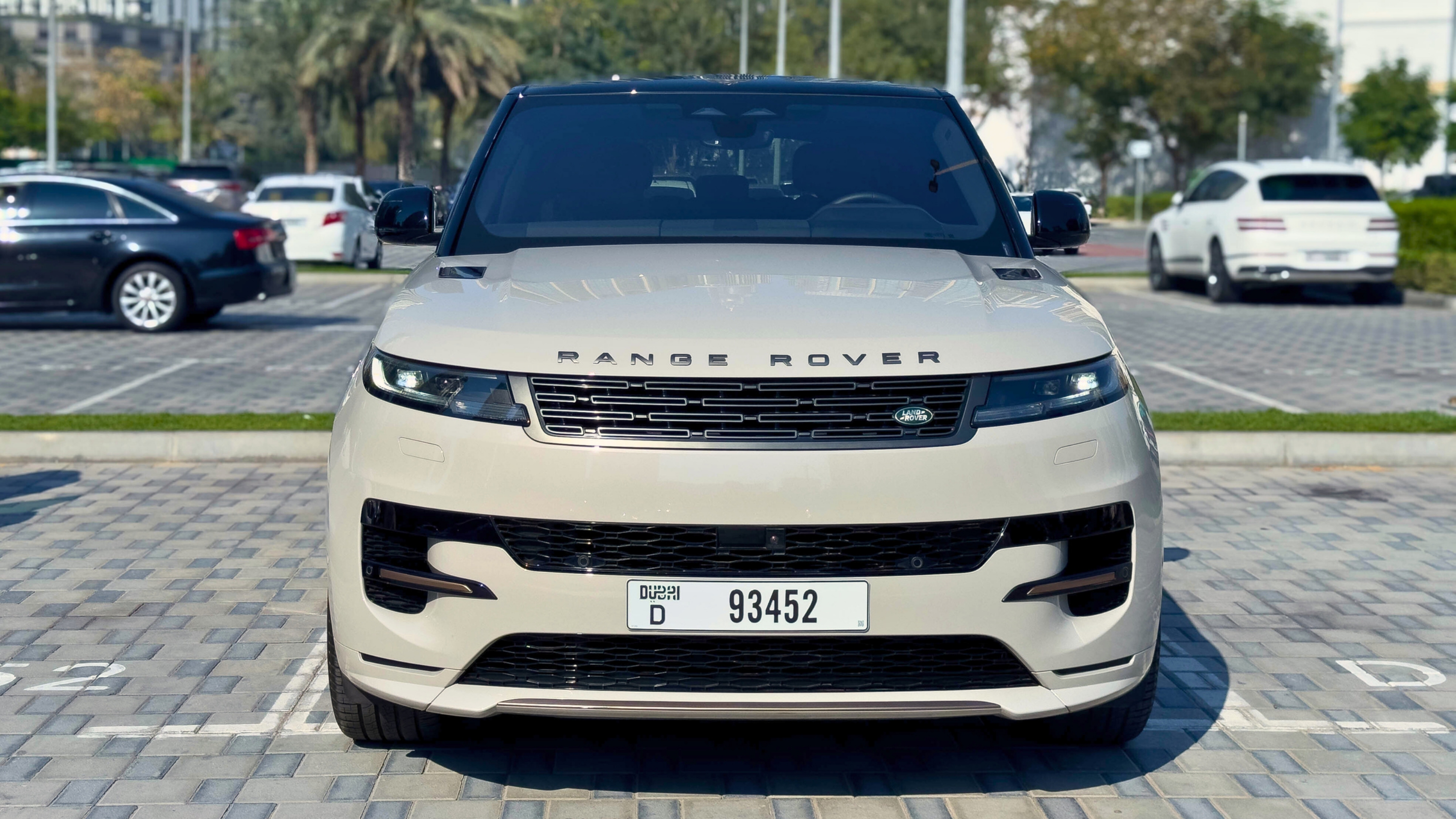 hire Range rover sport no deposit  in dubai