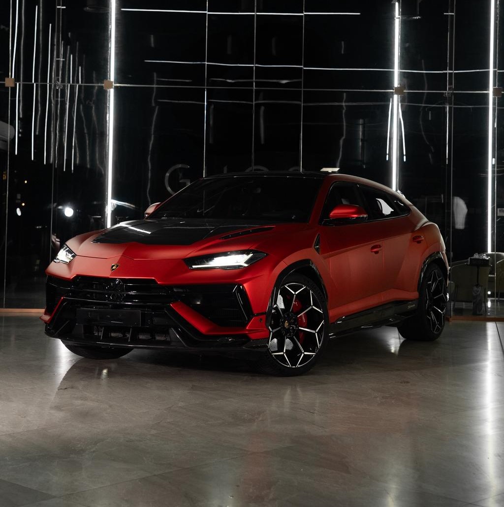hire LAMBORGHINI URUS PERFORMANTE  MATTE RED in dubai
