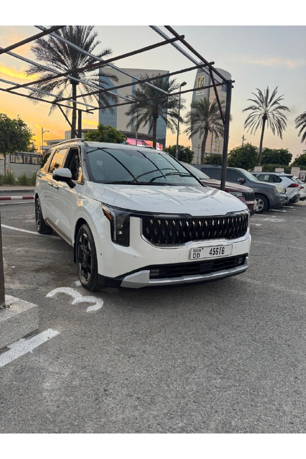 hire Kia Carnval White 8 Seaters Without Deposit in dubai