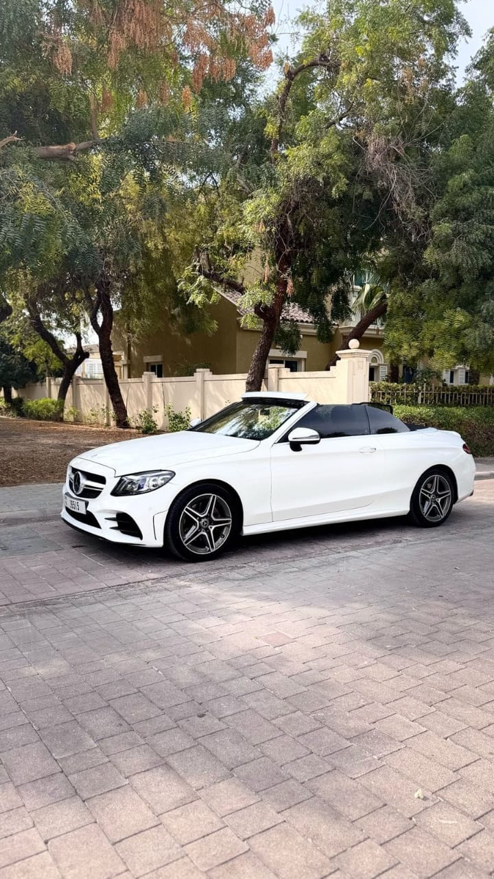 hire Mercedes C200 White without Deposit in dubai