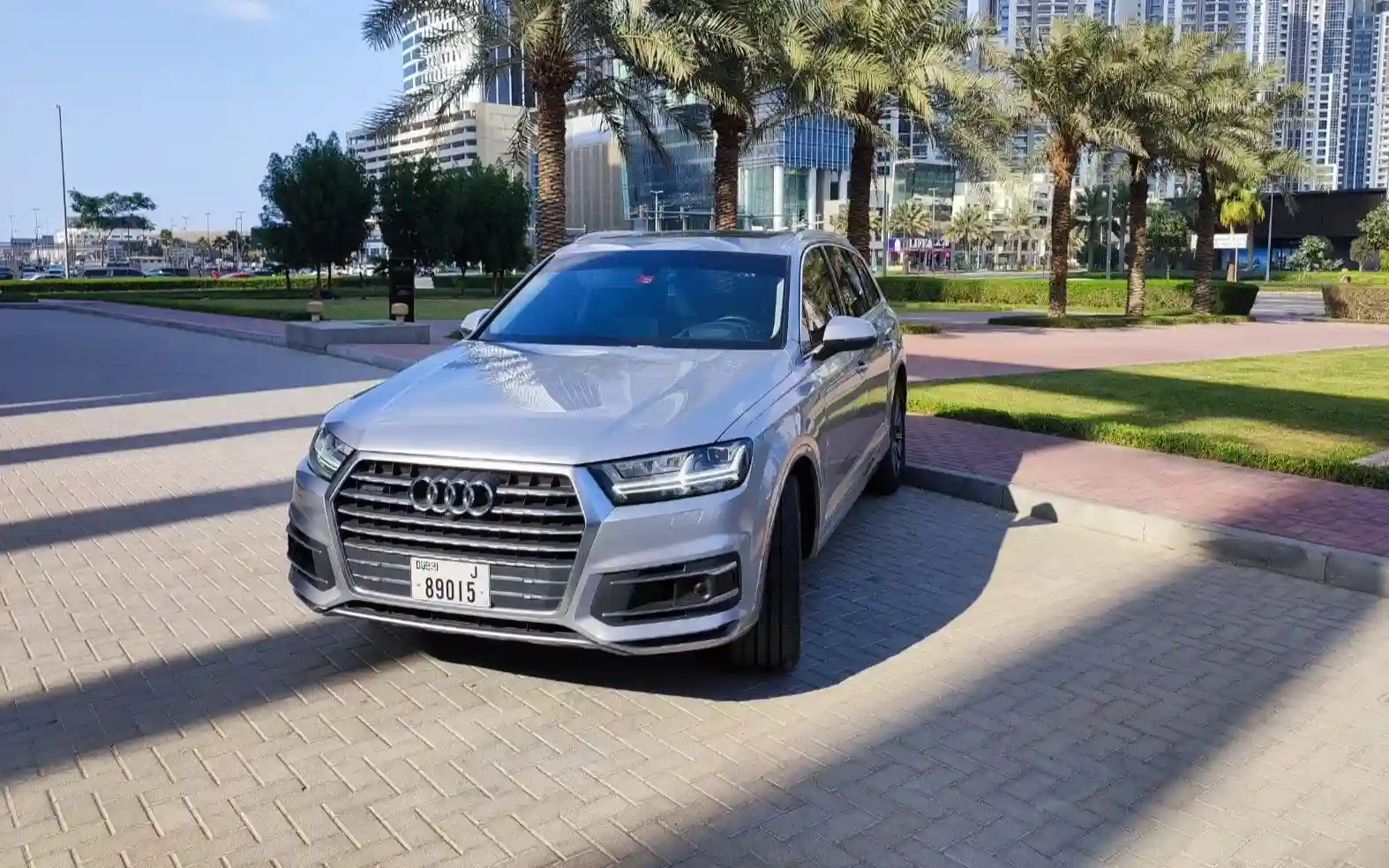 Audi Q7 BEIGE 2019 rental dubai